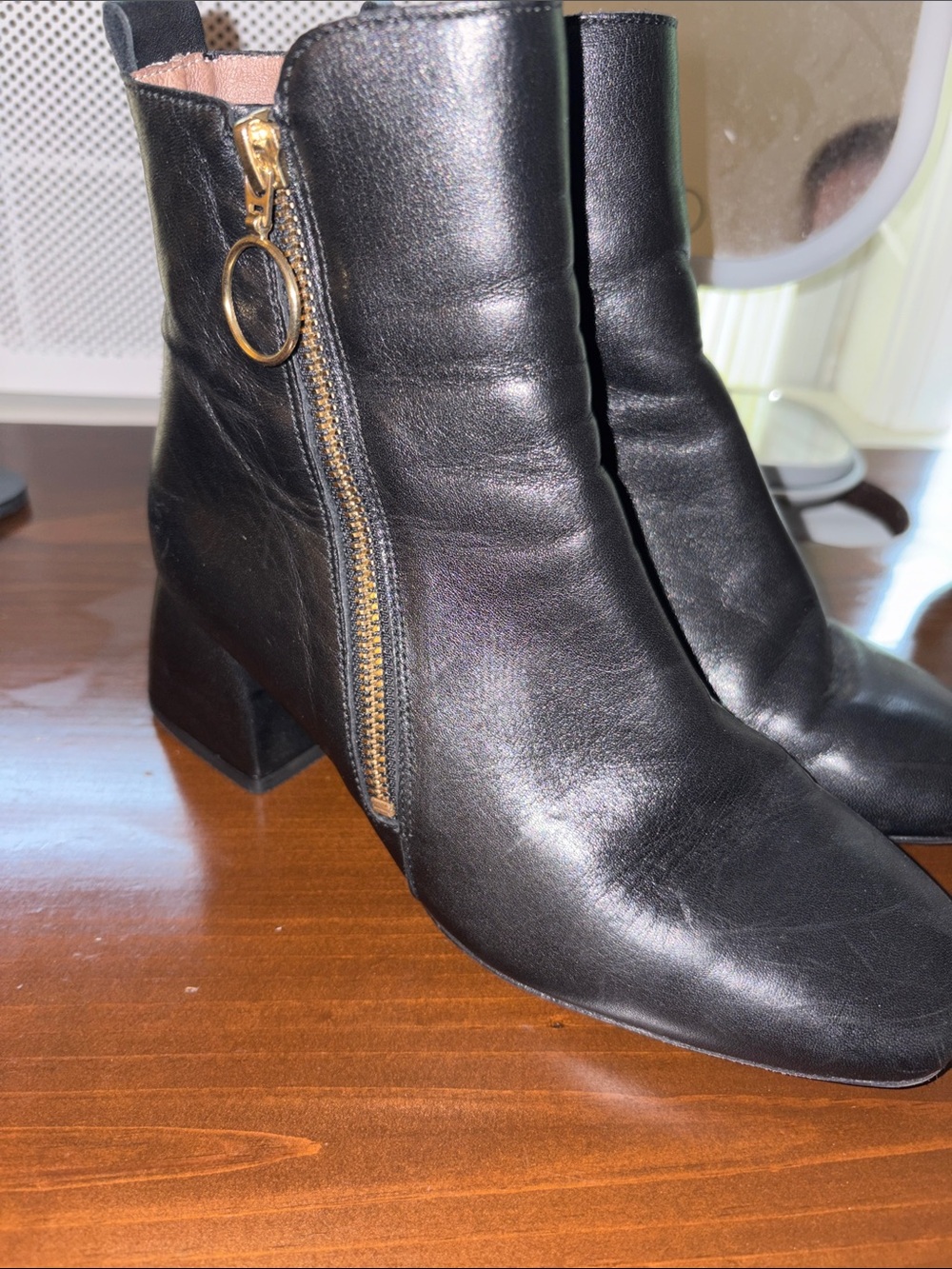 Wonders Black Leather Ankle Boots with Side Zip - Made in Spain